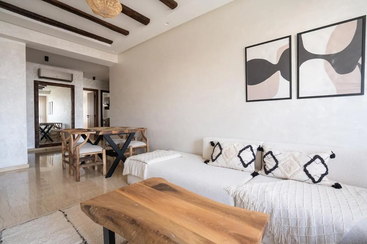 Central Cosy 2Br 2 Baths, Balcony & Clear View Casablanca